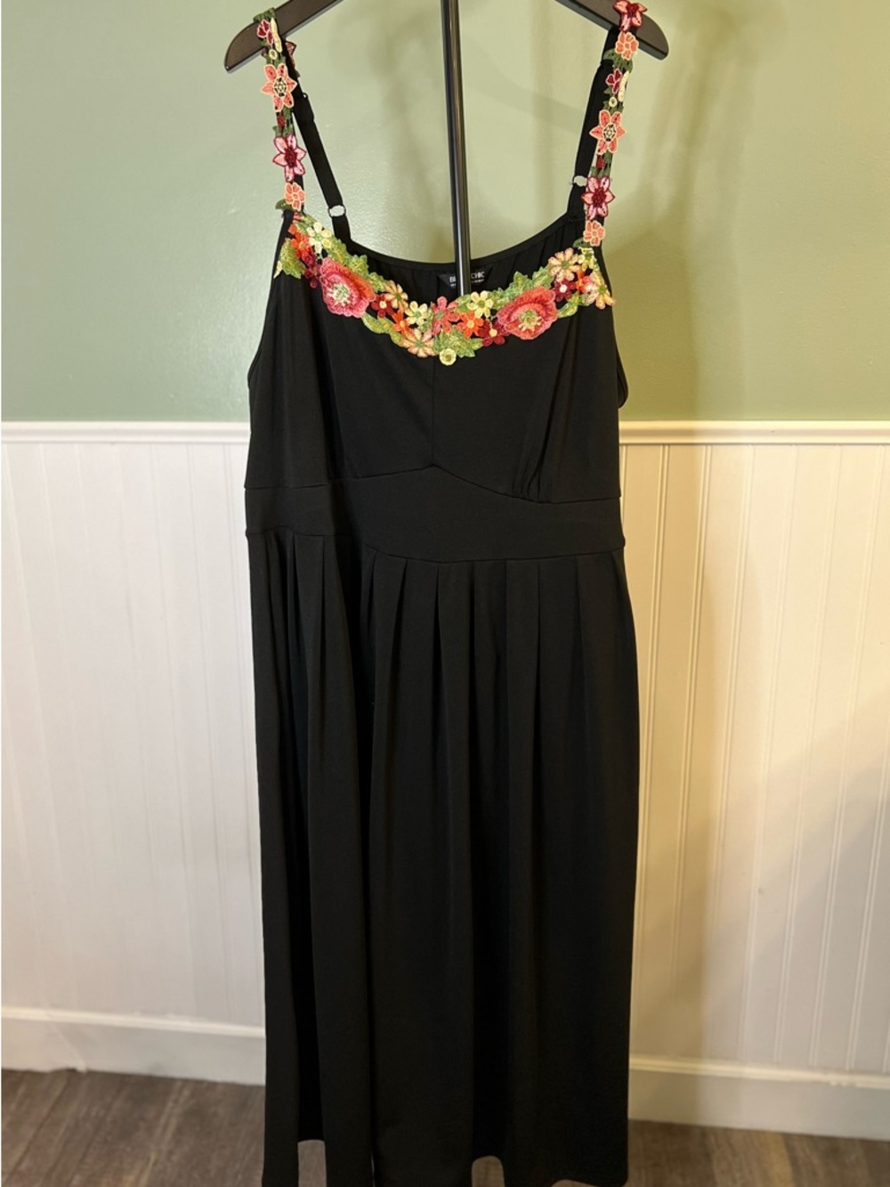 BloomChic Black Midi Dress w/ adjustable Floral Embroidered Straps size 18/20